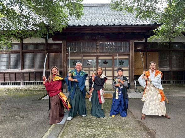 Transfer to the temple and change into Kimono