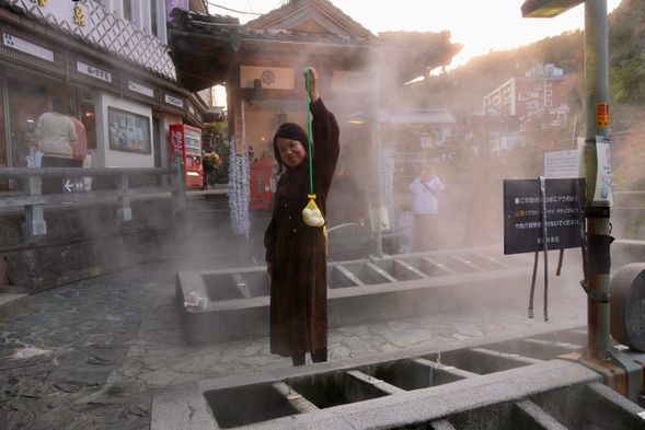 Take a guided stroll through Yumura Onsen town and experience(75minutes/Admission fee included)