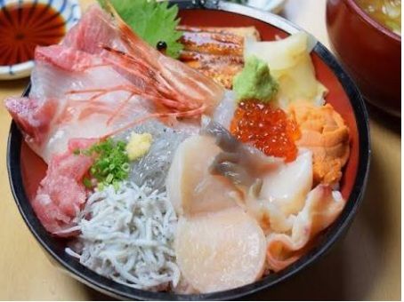 於「かわまちてらす閖上(Kawamachi Terrace 閖上)」享用海鮮丼午餐(1 小時)