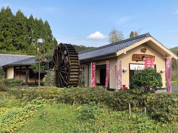 Please come to Sangyo-kan, a handmade buckwheat noodle dojo, on your own.