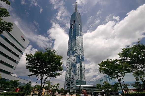 14:30 Fukuoka Tower (60 min)