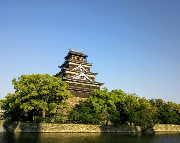 1.Hiroshima Station (Depart from there at 10:10am)
・You will see Hiroshima castle from the bus.