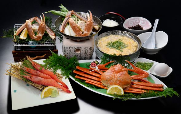 Hamasaka: Watanabe Suisan
Enjoy a full-course lunch featuring Tagged Kasumi Crab and shop for fresh seafood (Approx. 90 min)