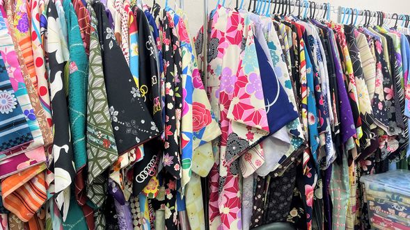 Choose your favorite Kimono or Yukata(Japanese summer style of Kimono/About 5~10 min)
