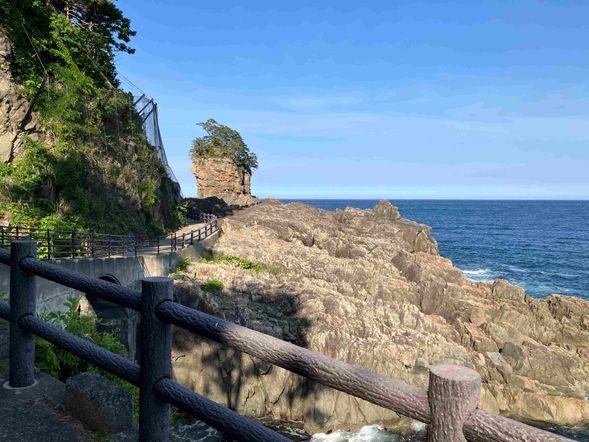 Breakfast at the Hotel (Japanese set menu)
09:30
Depart the hotel and walk the Michinoku Coastal trail in Tanohata/Fudai area depending on difficulty level of group.