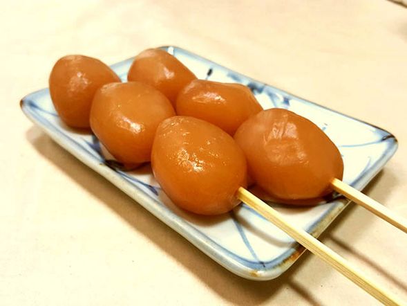 Aim for Okama Shrine, one of Japan's three wonders, while enjoying food along the way.