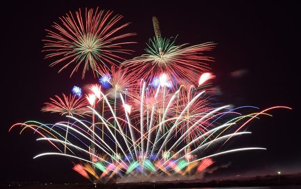 Ise Grand Shrine National Fireworks Festival Venue (around Miyagawa Riverside Park)
Enjoy the fireworks festival from reserved paid chair seating
Approx. 100 minutes