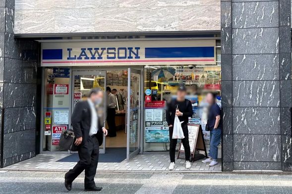 09:00 Meet at Hakata Station Chikushi Gate, in front of LAWSON Oriental Hotel 1F