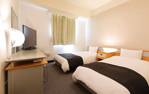 APA Hotel Toyama Ekimae
After check-in, dinner will be at your own expense. The hotel is conveniently located near Toyama Station.
