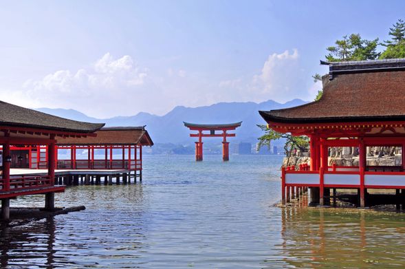 Travel at Itsukushima Shrine (Admission fee is included/ 45 minutes)