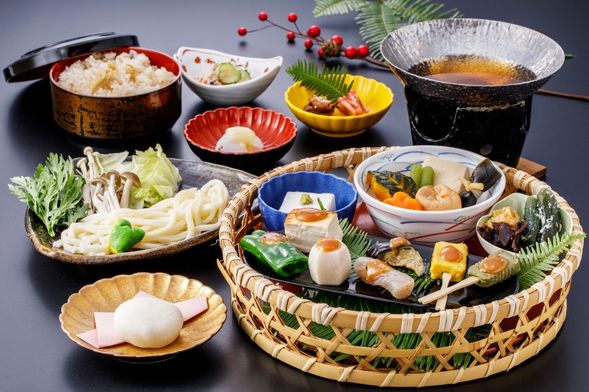 Ichinohashi Tenpu
(A hearty lunch featuring local Koyasan cuisine / approx. 50 minutes)