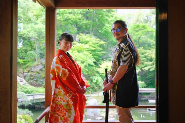 Enjoy taking pictures with your own camera.(10min-20min)