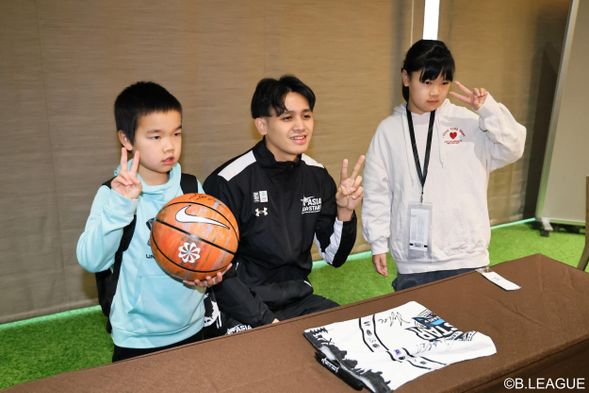 Exclusive Meet & Greet with Players
