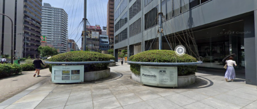 Meet up in front of Kitahama NEXU BUILD (This is a building containing Daily Yamazaki convenience store)