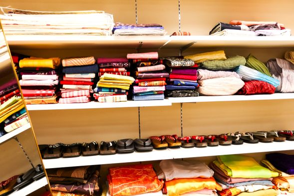Our professionals will expertly dress you and suggest the perfect kimono styling based on your favorite colors and the latest trends. Plus, enjoy unlimited use of all rental accessories with this plan.