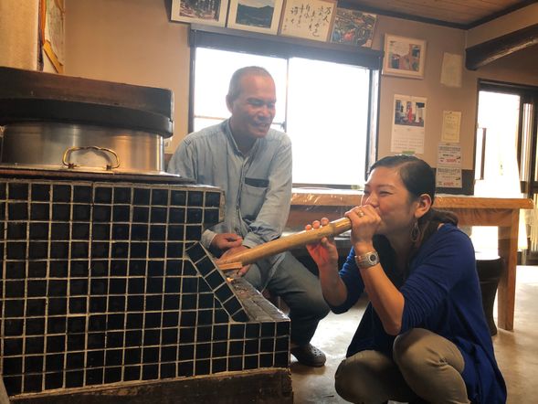 2. Cooking rice in a kamado (traditional Japanese stove)
