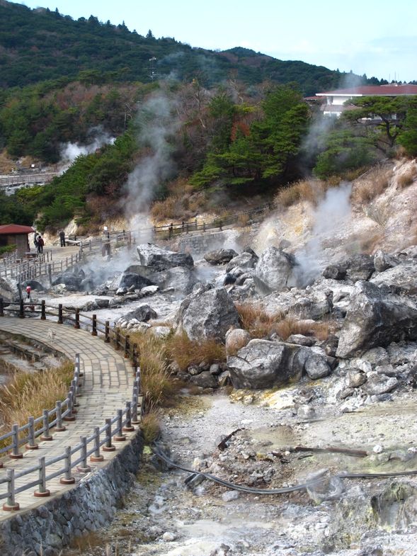 Visit Unzen Jigoku (Hell)
Lunch time
NOTE: Lunch fee is not included in the tour price.