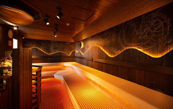 Tenku SPA HILLS Ryusenji no Yu
(Expected arrival: 6:00-7:00 AM, departure: 8:00-9:00 AM)
(Enjoy a relaxing and healing time at this hot spring facility featuring a panoramic open-air bath, high-concentration carbonated spring water, and a well-equipped sauna. Bathing and relaxation time: approximately 2 hours)