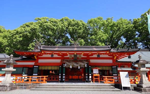 Kumano Hayatama Taisha
(Pray at the shrine in Shingu City which is one of the three Kumano mountains/about 25 mins)