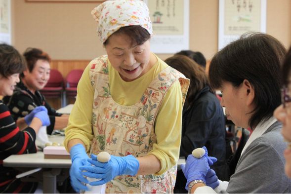 Chicory Village (Chicory Mura)
(Try making traditional Kurikinton chestnut sweets taught by local grandmas, plus enjoy shopping! / Approx. 60 min)