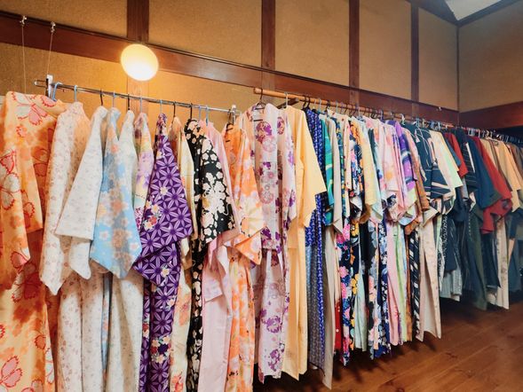1. With Kimono Rental Option → Drop off at Akouya
Kimono dressing & rental (requires optional booking / approx. 60 min)