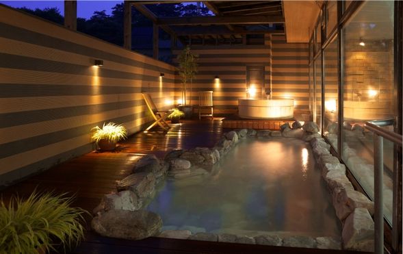 Kusatsu Onsen
Kusatsu Onsen Hotel Village
Check in and enjoy free time to explore the hot spring town or relax in the hotel’s natural hot springs.