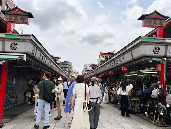 Nakamise-dōri Street