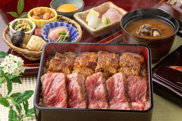 門前「湖舟」にてうな牛重(近江牛とうなぎ)の夕食