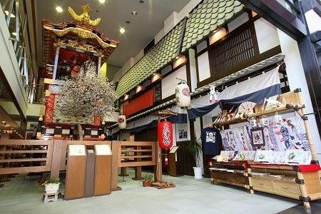 曳山展示館見学     祭の歴史・文化解説