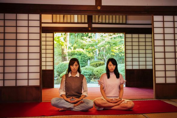 修行体験(選択制)
① 座禅(止観)体験
② 写経または写仏体験
③ 腕輪念珠づくり体験