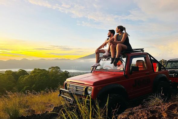 - Mount Batur Sunrise Hike With Jeep Car -
02.30 Pick up Hotel
04.30 Strat Hiking with The jeep
06.00 See The Sunrise
07.30 Black Sand Lava tour
09.00 Back to Hotel