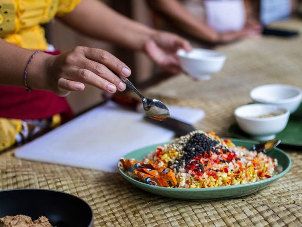 6hours Balinese Authentic Cooking Classs
15.00 - Pick Up Hotel
16.00 - On Class
20.00 - Back To Hotel