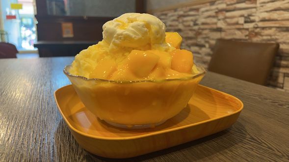 地元の人たちも大好き-高平屋かき氷 (約30分)