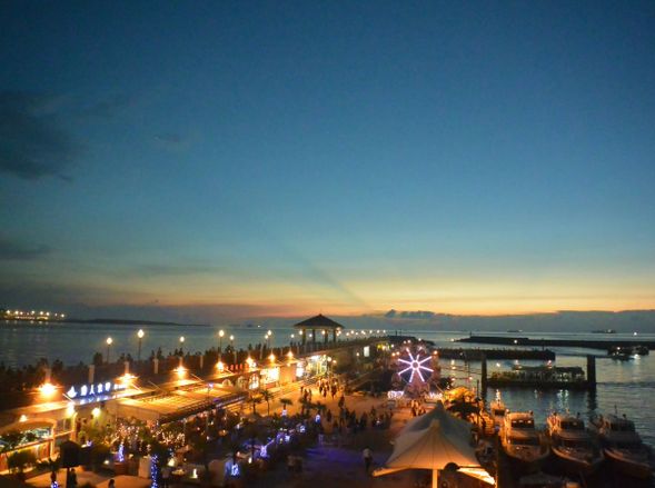 淡水老街にて自由時間 (約50分)