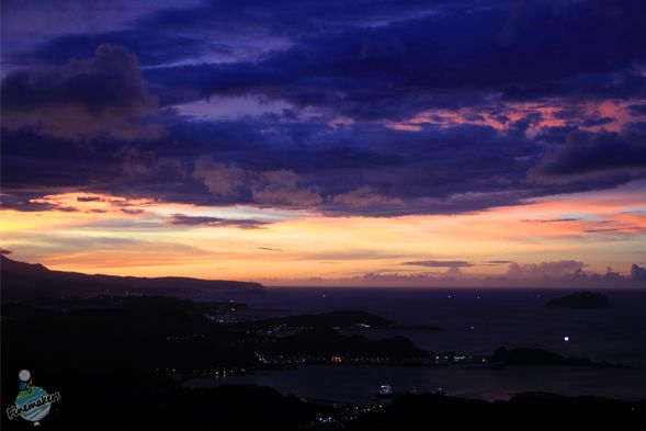 ★九份展望スポット
山と海が織りなす九份ならではの絶景も魅力。
夕方から夜にかけては、提灯の灯りとともに幻想的な景色を楽しめます。