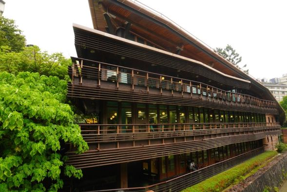 お食事時間と北投温泉エリアにて自由時間 (約110分)