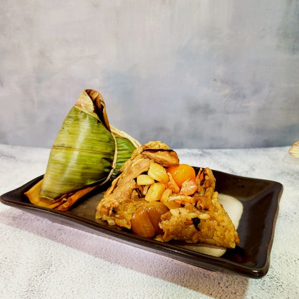 昼食(台湾ちまき、スープ、セット)(滞在約45分)
ホタテ入り台湾ちまきを中心とした郷土料理の昼食。
素材の旨みを活かした、やさしく奥深い味わいをお楽しみいただけます。