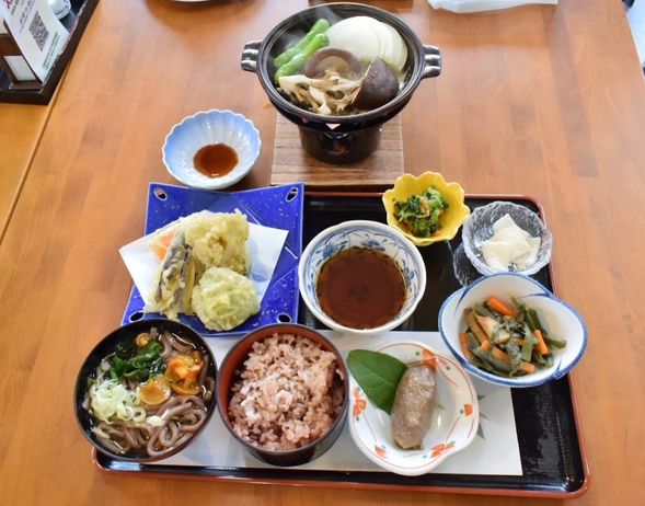 小國白之森休息站 (午餐)