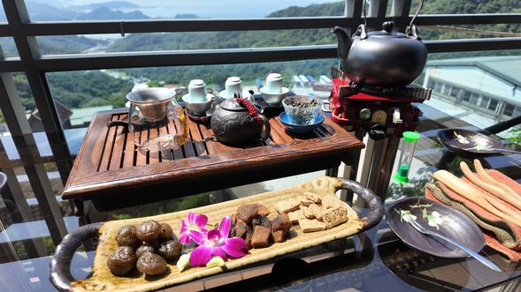 ご自身で古窓にお越しください 時間 1時間
スタッフにバウチャーを提示しご入店
※バウチャーはスマートフォン等の端末表示でもご利用いただけます。