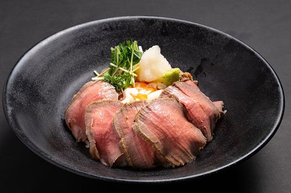 瀨之本餐廳
請在指定菜單範圍內,選擇你喜愛的一道料理。