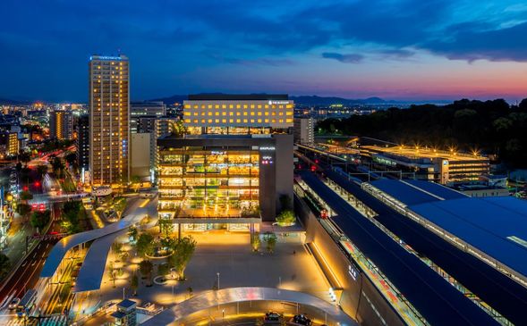 熊本車站 解散
車站內直通的『肥後YOKAMON市場』,匯聚熊本在地美食與特色伴手禮,緊鄰車站大樓與大型複合設施『AMU PLAZA熊本』,一定能找到最適合你的伴手禮!