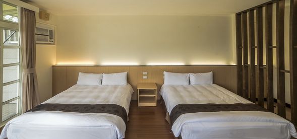 頭城休閒農場-雙人住宿升等豪華四人房型(2張雙人床)住宿一晚+中式早餐2客+晚餐2客