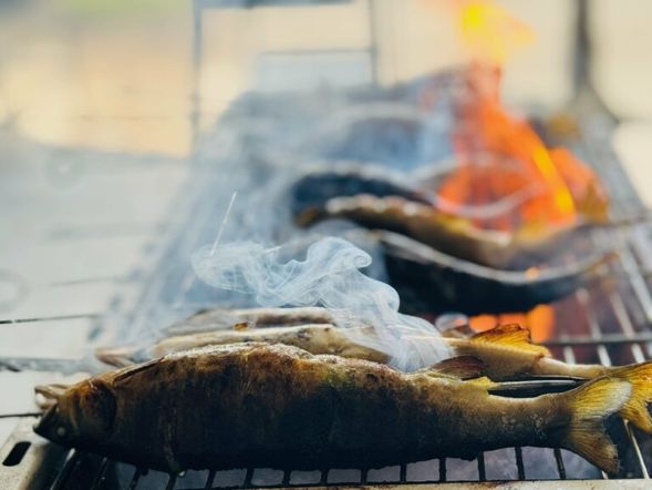 ◎10:00-11:30(活動結束) 享用鮮魚食材大餐,包含鹽烤香魚、炙燒鱘龍魚、莫瑞鱈魚湯等美食。