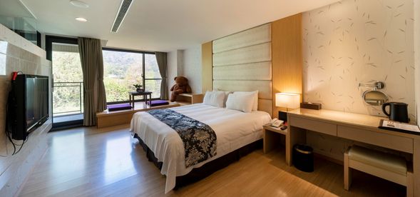 台一生態休閒農場-花泉卉館和風雙人房住宿一晚+早餐2客+晚餐2份(咖啡花屋-火鍋餐)+現採食蔬2份+加贈葉拓水杯帶DIY2份