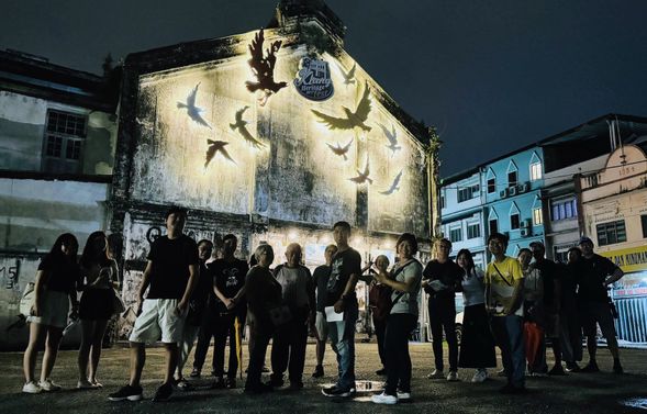 導覽後的自由時光,感受皇城夜色