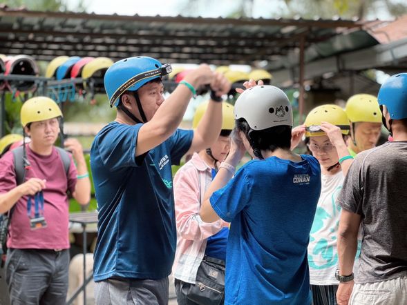 挑戰地底蜿蜒步道,體驗探險樂趣