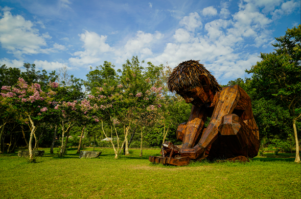前往大坡池,展開漂鳥197藝術巡禮,沿著湖畔欣賞藝術裝置,感受自然與人文交織的美感。