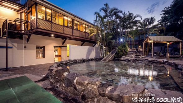 結束田野藝術巡禮後,入住安通溫泉飯店,享受靜謐的溫泉之夜。