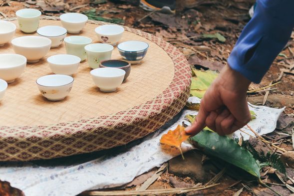 起 願 。 以水代酒,敬山一杯