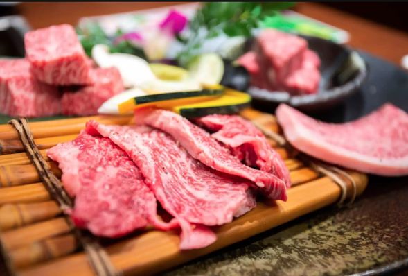 ご当地ならではのグルメや飛騨牛を堪能しやがれ!(ツアーに食事は含まれておりません)